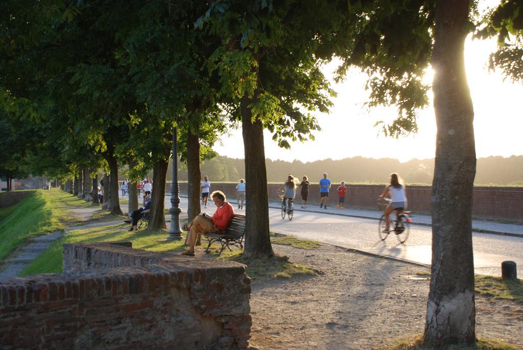 S. Agostino Fronte Mura Lucca Bagian luar foto